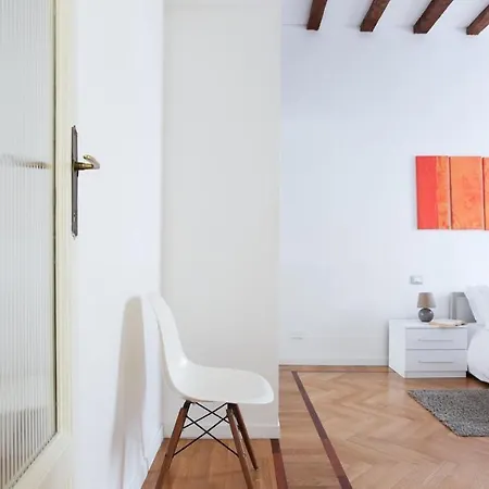 Appartement Plum Guide - Rossobianco Milaan