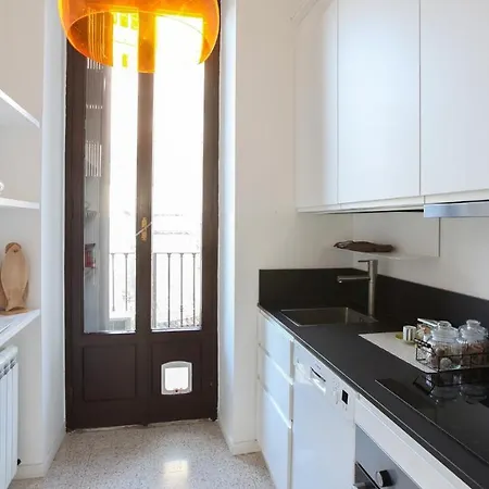 Appartement Plum Guide - Rossobianco Milaan