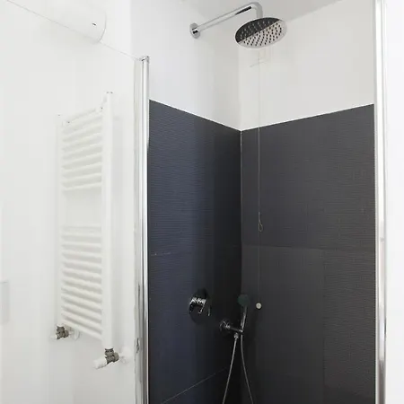 Plum Guide - Rossobianco Appartement Milaan