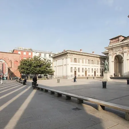 Plum Guide - Rossobianco Apartment Milan